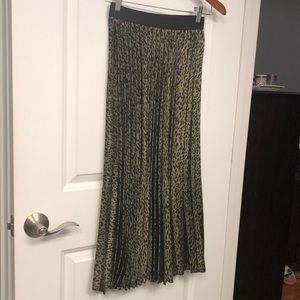Zara pleated  animal print skirt
